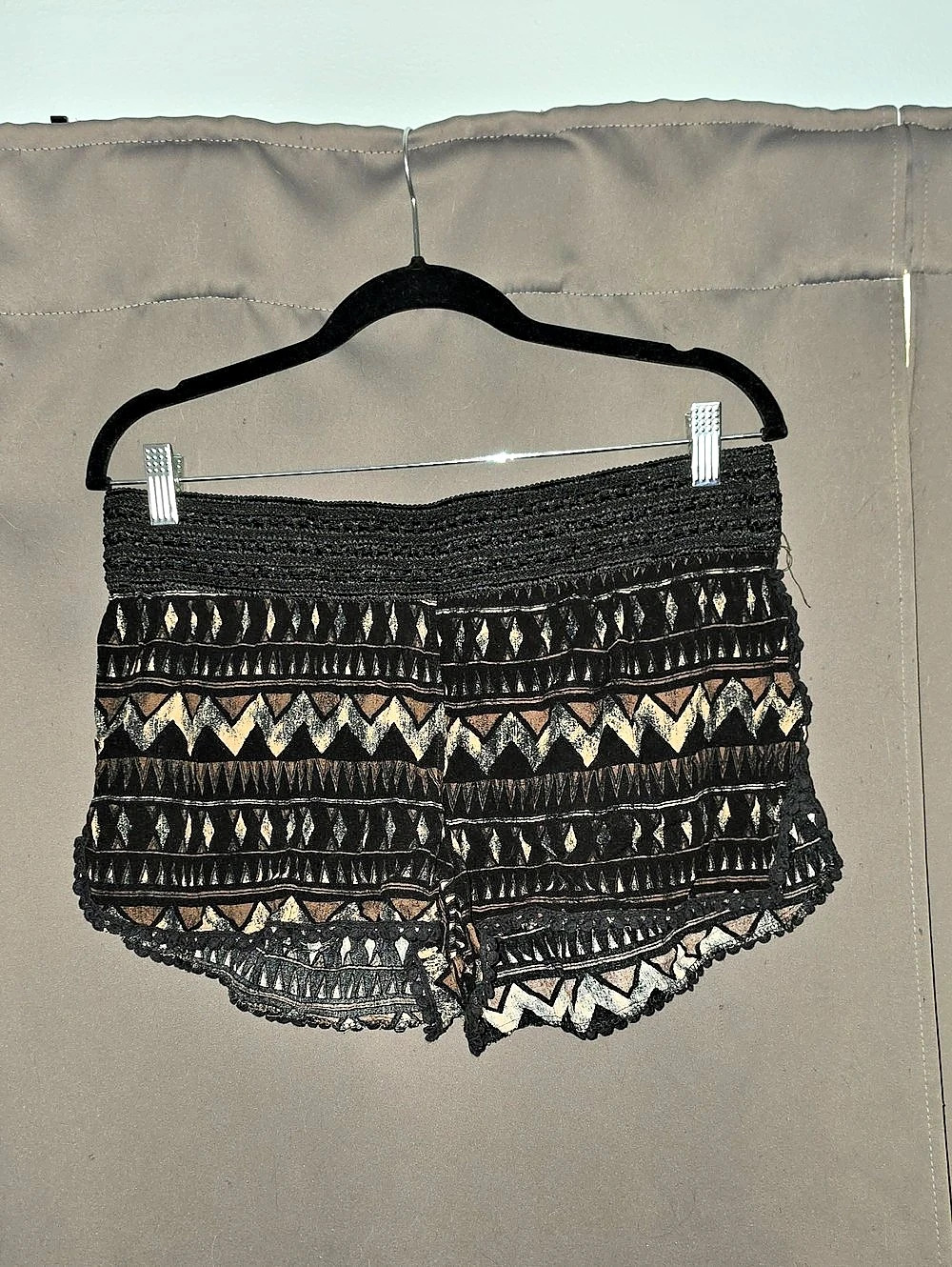 No Boundaries Geometric Lace Skorts Black Large